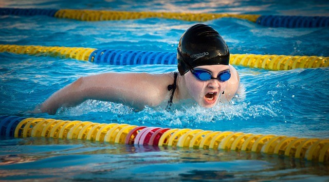 【水泳4泳法の泳ぎ方】クロールだけでなくバタフライ等を速く長く泳ぐ練習法
